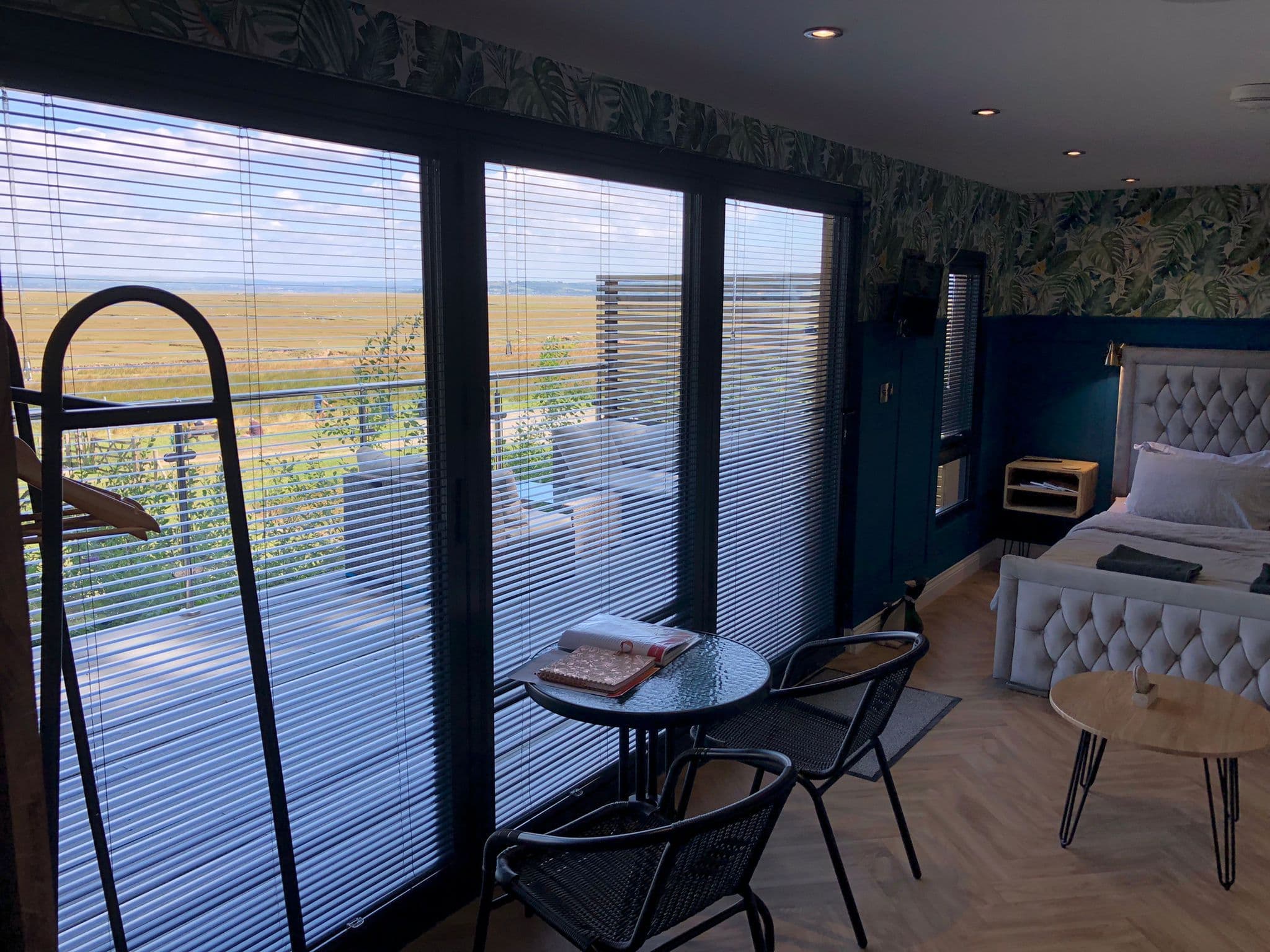 The Rhossili Bay Secret — A secluded luxury cabin with a private hot tub